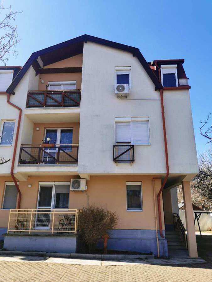 Dani Home Apartman Hajduszoboszlo Luaran gambar